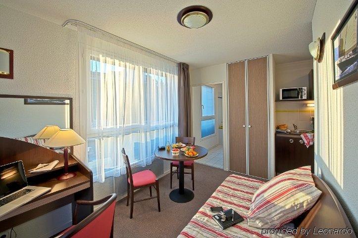 Comfort Suites Le-Port-Marly Paris Ouest เลอ ปอร์-มาร์ลี ห้อง รูปภาพ