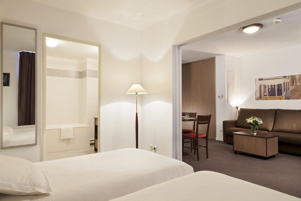 Comfort Suites Le-Port-Marly Paris Ouest เลอ ปอร์-มาร์ลี ภายนอก รูปภาพ