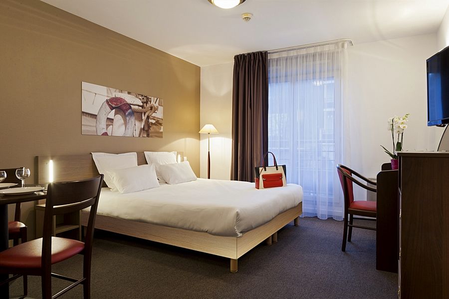Comfort Suites Le-Port-Marly Paris Ouest เลอ ปอร์-มาร์ลี ภายนอก รูปภาพ