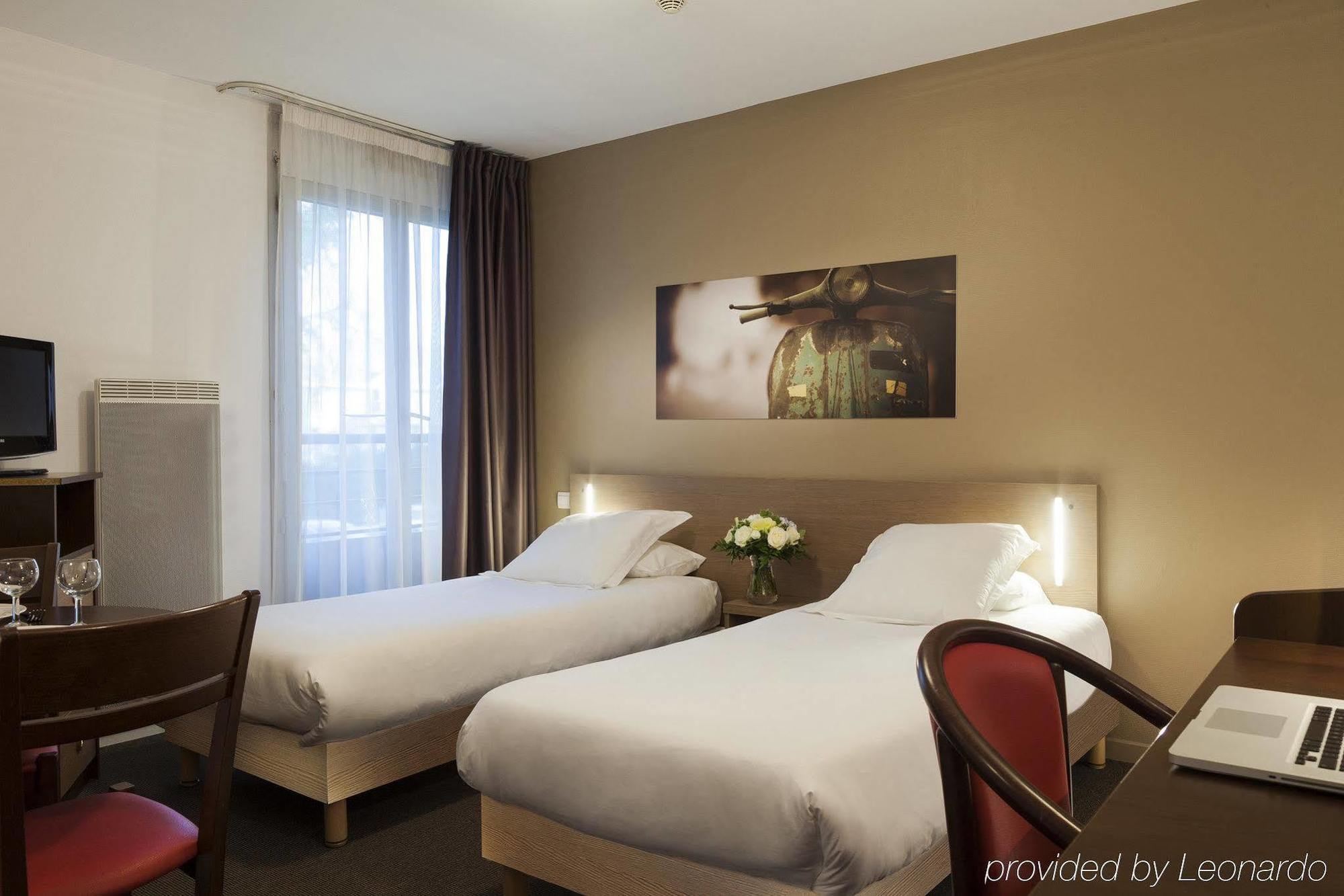 Comfort Suites Le-Port-Marly Paris Ouest เลอ ปอร์-มาร์ลี ภายนอก รูปภาพ