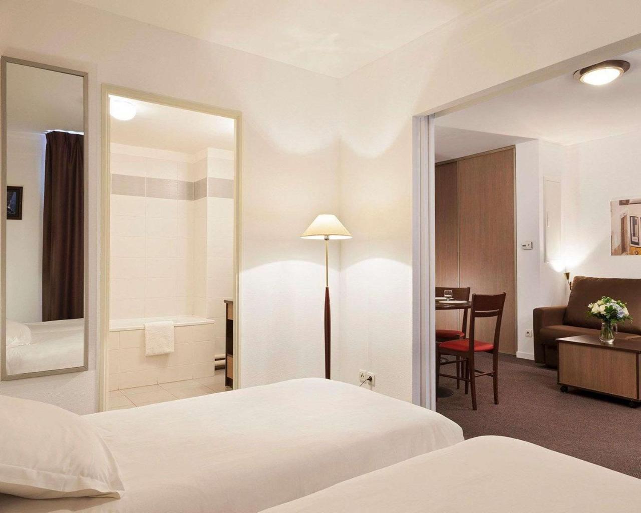 Comfort Suites Le-Port-Marly Paris Ouest เลอ ปอร์-มาร์ลี ภายนอก รูปภาพ