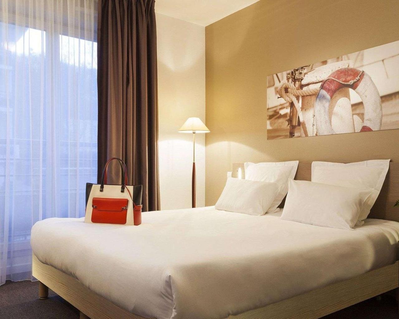 Comfort Suites Le-Port-Marly Paris Ouest เลอ ปอร์-มาร์ลี ภายนอก รูปภาพ