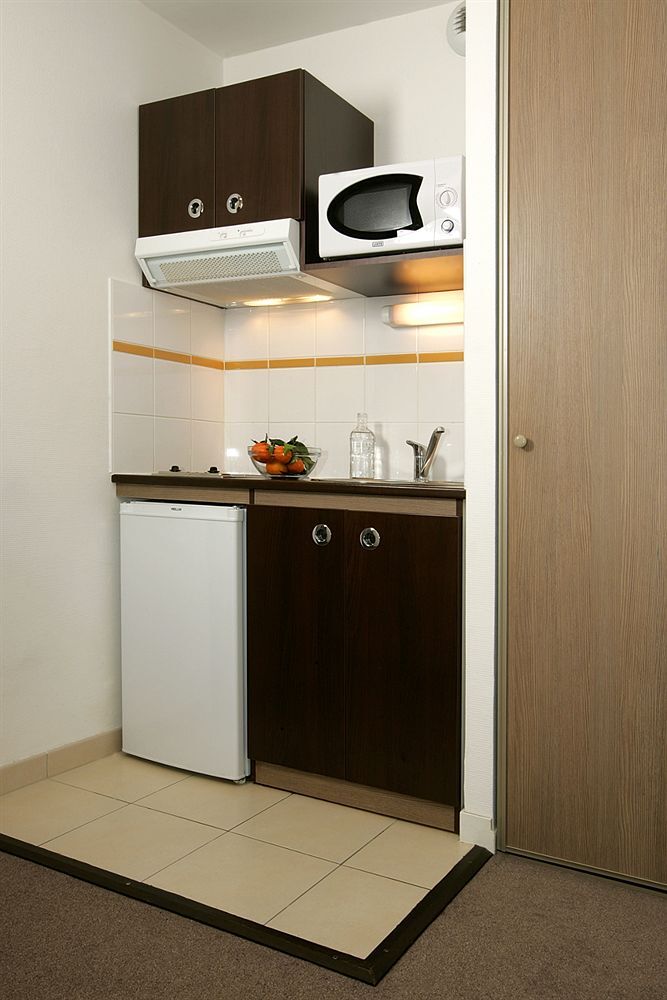 Comfort Suites Le-Port-Marly Paris Ouest เลอ ปอร์-มาร์ลี ภายนอก รูปภาพ
