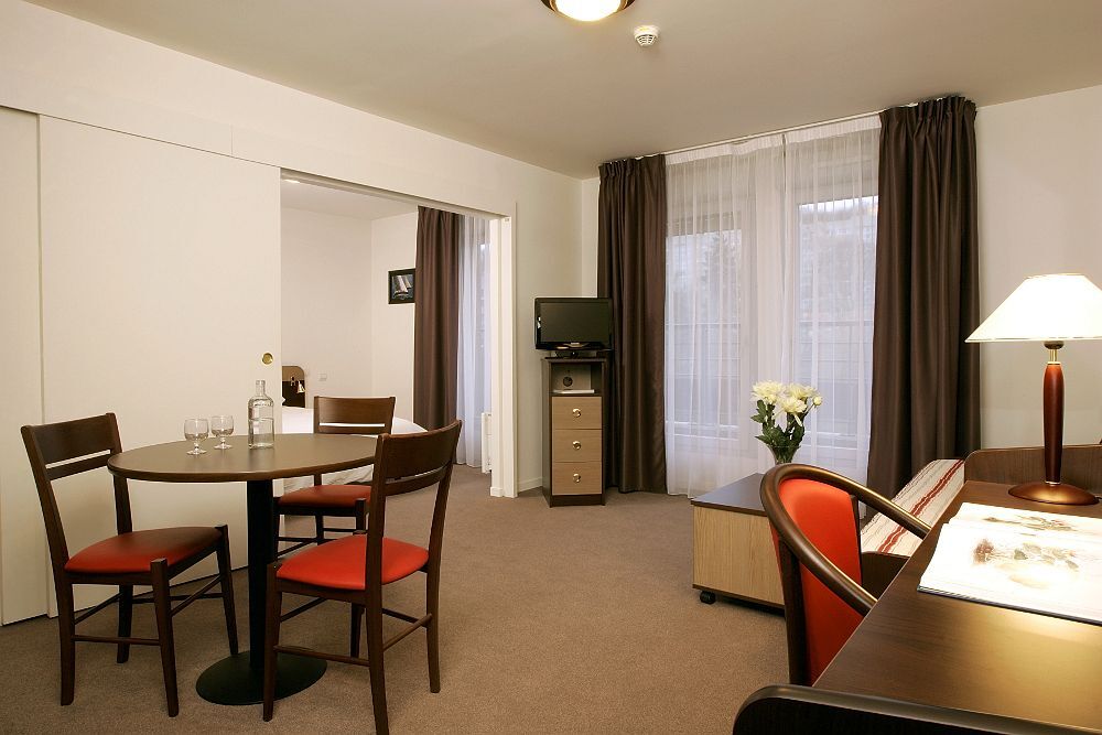 Comfort Suites Le-Port-Marly Paris Ouest เลอ ปอร์-มาร์ลี ภายนอก รูปภาพ